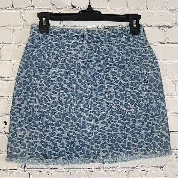 Le Lis Animal Print Mini Skirt - Picture 4 of 6